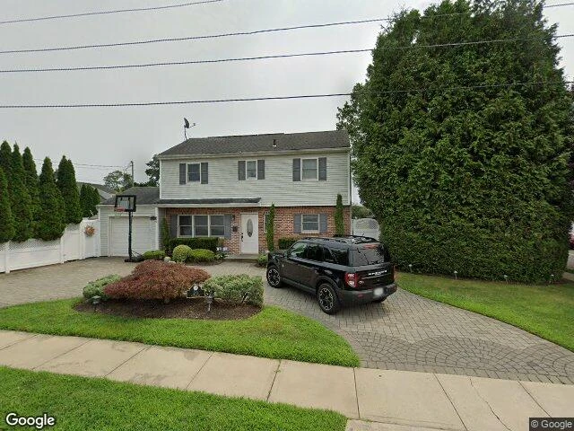 House image located at Farmingdale, NY 11735