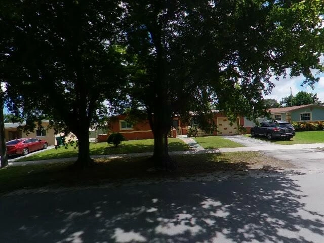 House image located at Miami, FL 33169