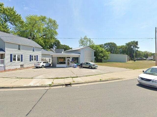 House image located at Essexville, MI 48732