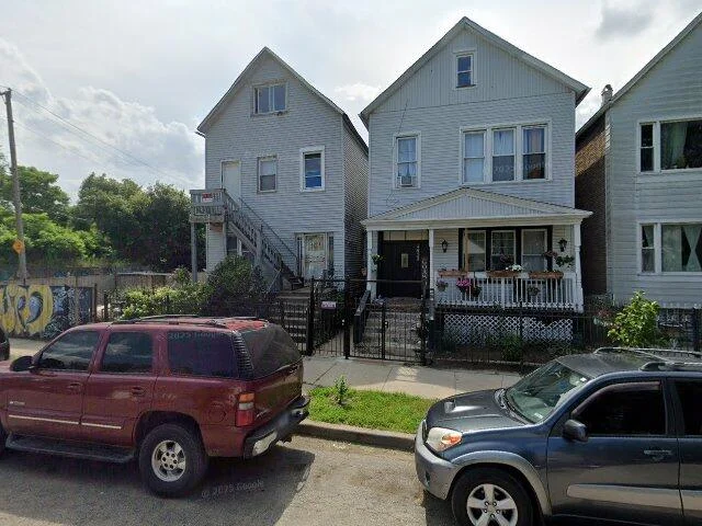 House image located at Chicago, IL 60609