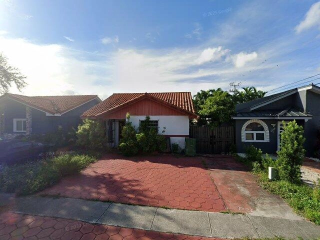 House image located at Hialeah, FL 33016