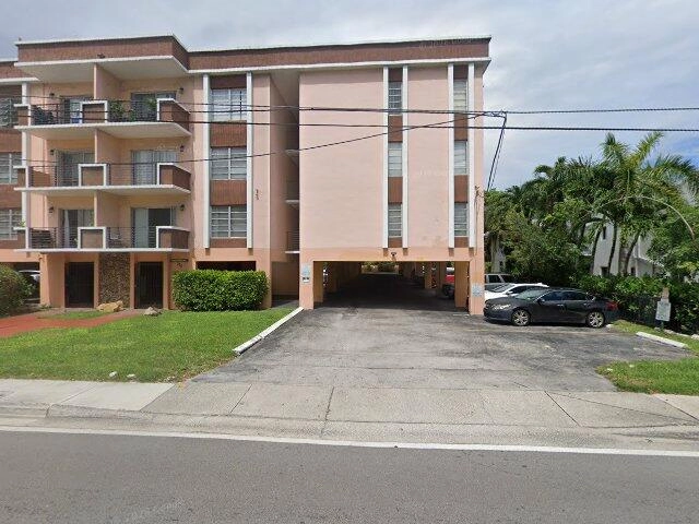 House image located at Miami, FL 33161