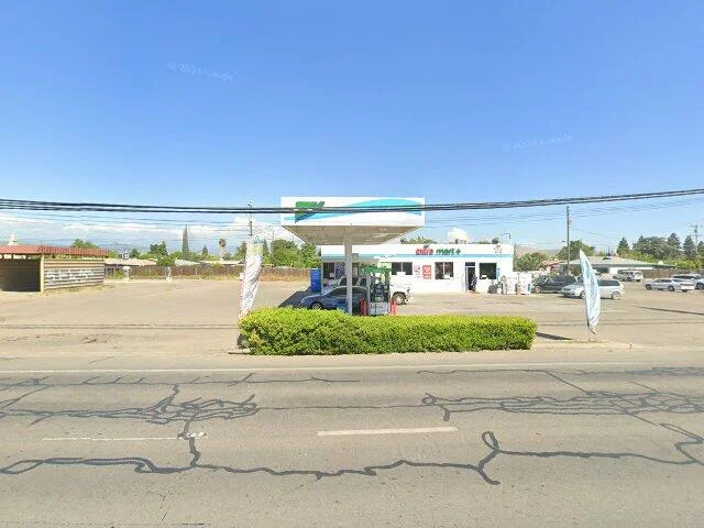 House image located at Orosi, CA 93647