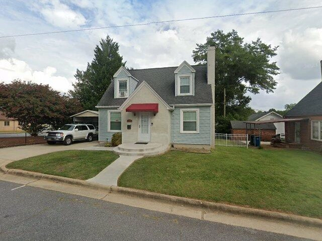 House image located at Hickory, NC 28602