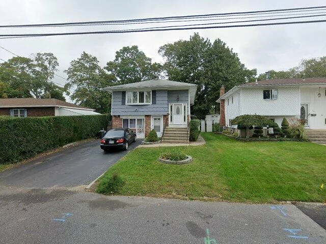 House image located at West Babylon, NY 11704