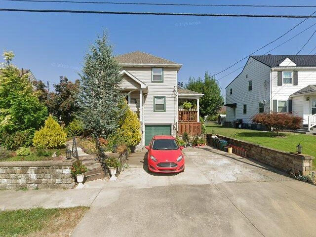 House image located at Moline, IL 61265