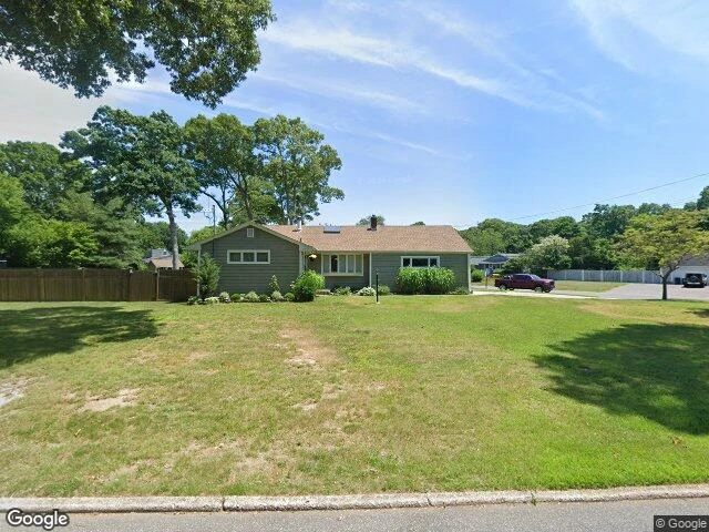 House image located at Bayport, NY 11705