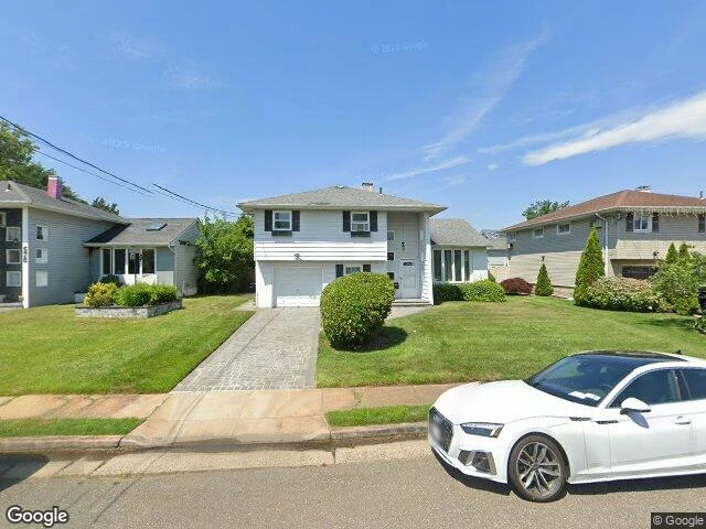 House image located at Freeport, NY 11520