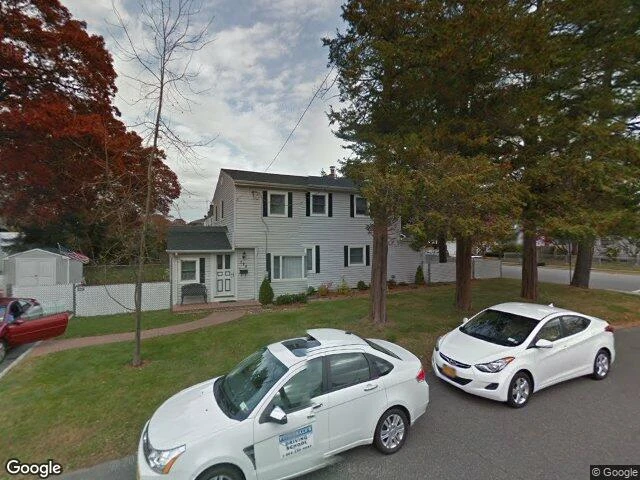 House image located at Massapequa Park, NY 11762