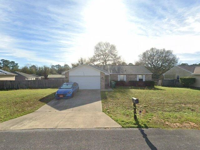 House image located at Crestview, FL 32539