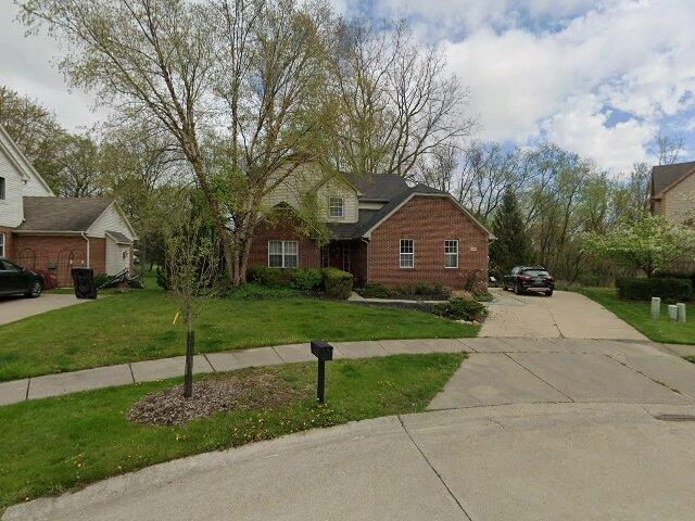 House image located at Rochester, MI 48307