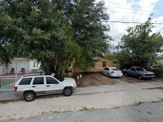 House image located at Miami, FL 33161