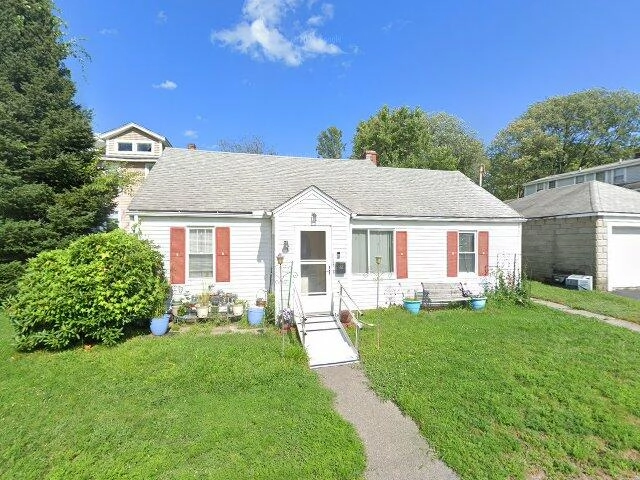 House image located at Methuen, MA 01844