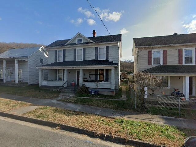 House image located at Covington, VA 24426