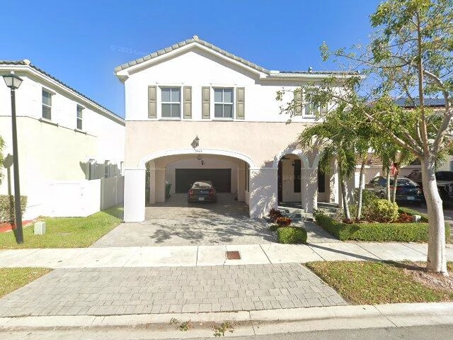 House image located at Miami, FL 33196