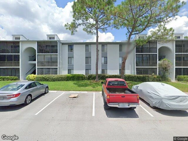House image located at Tarpon Springs, FL 34688