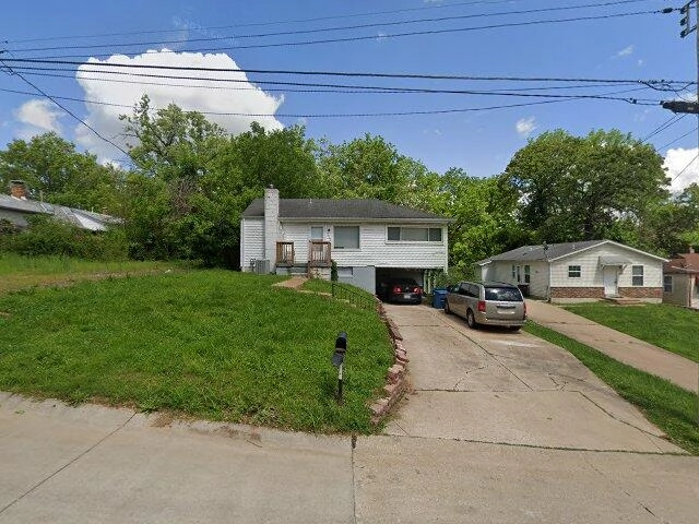 House image located at Saint Louis, MO 63135