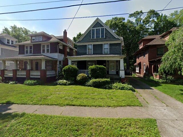 House image located at Akron, OH 44302