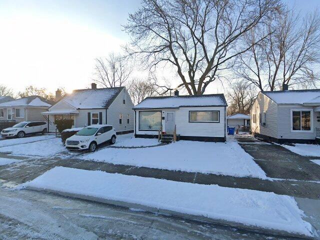 House image located at Warren, MI 48089