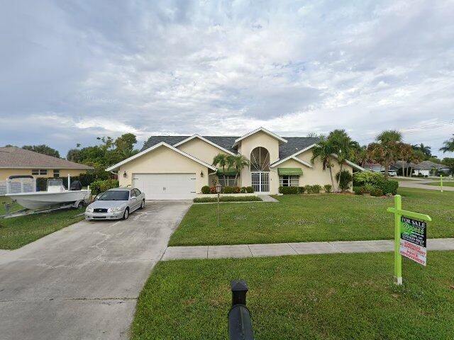 House image located at North Fort Myers, FL 33903