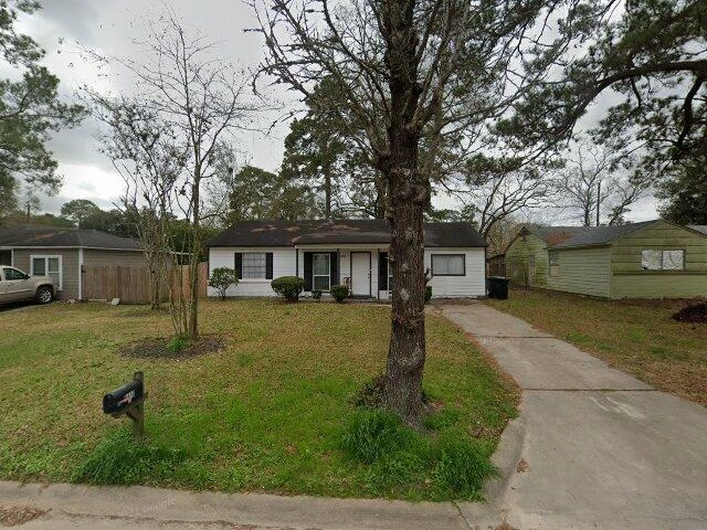House image located at Houston, TX 77016