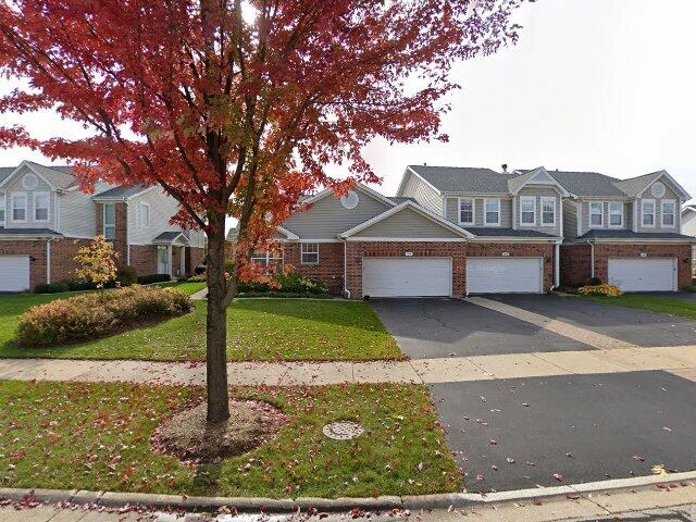 House image located at Willowbrook, IL 60527