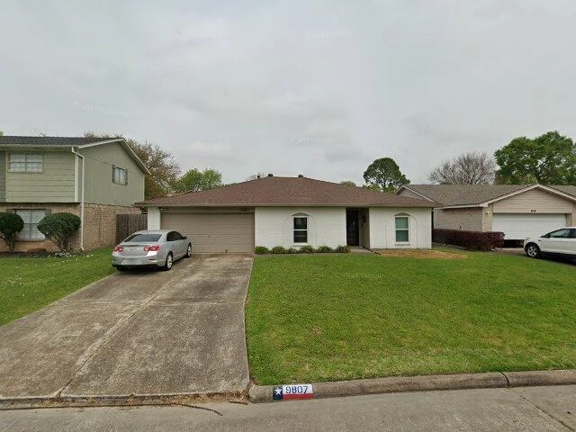 House image located at La Porte, TX 77571