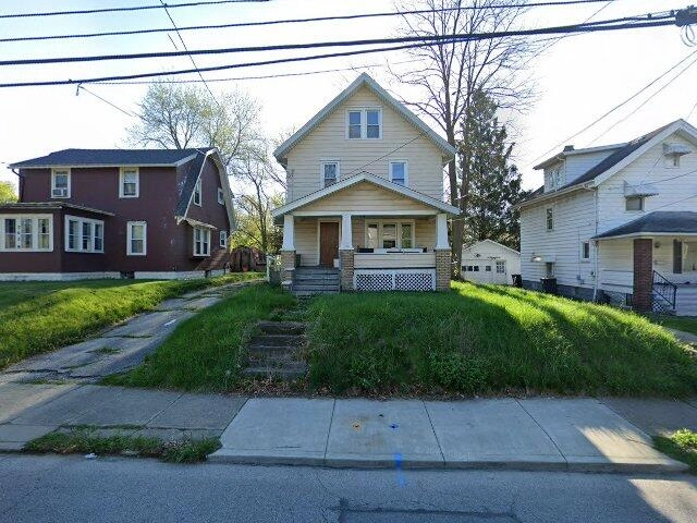 House image located at Akron, OH 44310