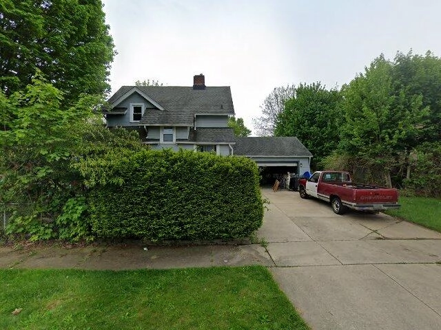 House image located at Akron, OH 44305