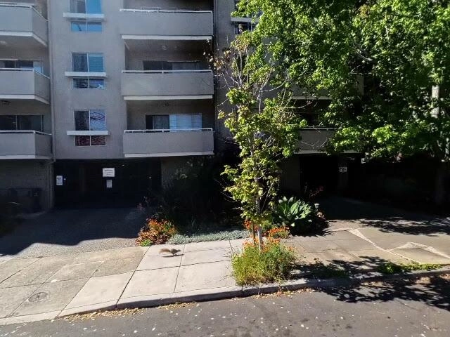 House image located at Oakland, CA 94610