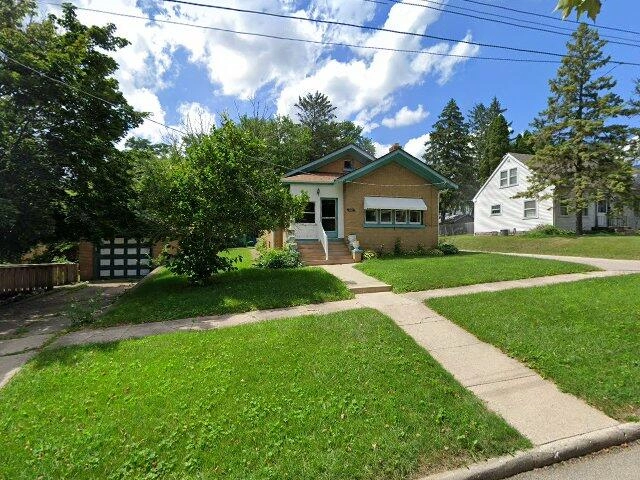 House image located at Rockford, IL 61107