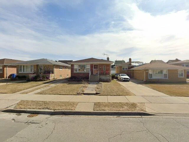 House image located at Chicago, IL 60652