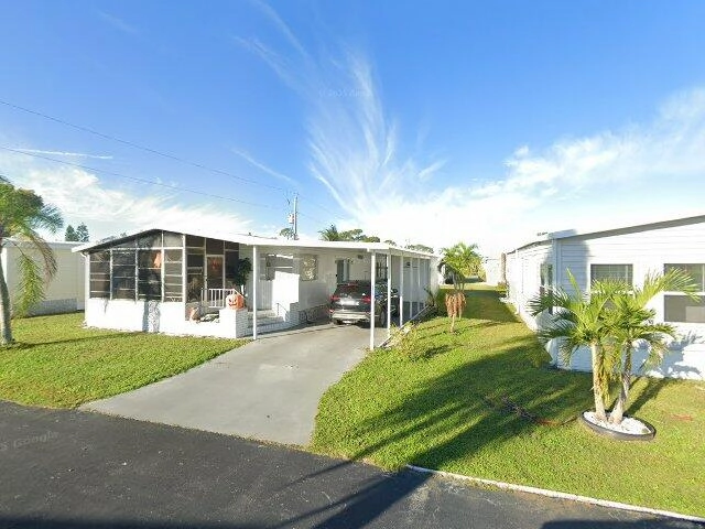 House image located at North Fort Myers, FL 33917
