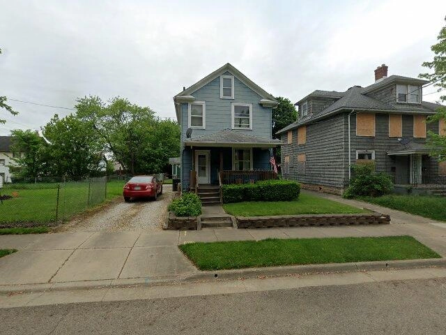 House image located at Akron, OH 44314