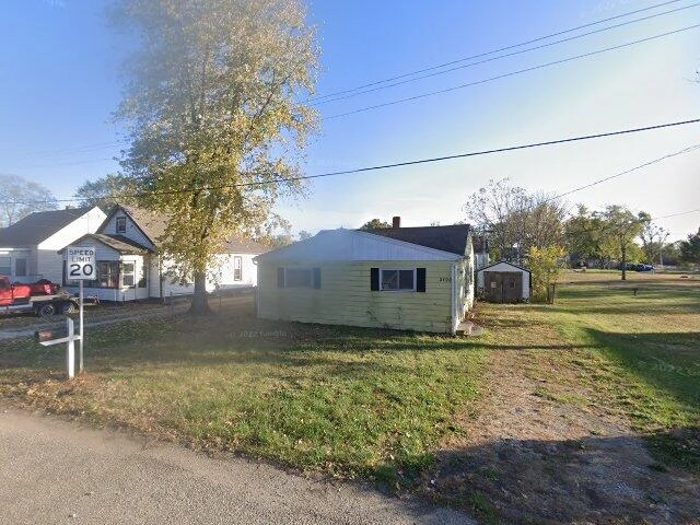 House image located at Peoria, IL 61605