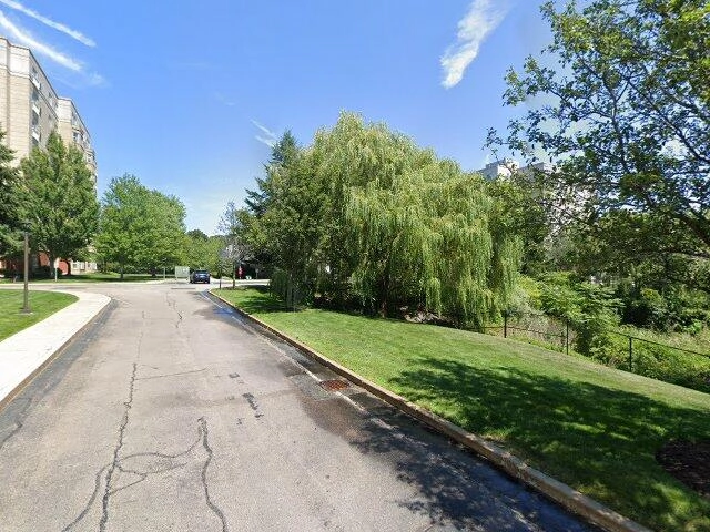 House image located at Darien, IL 60561