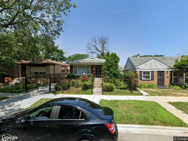 House image located at Chicago, IL 60628