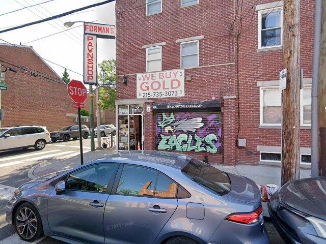 House image located at Pekin, IL 61554