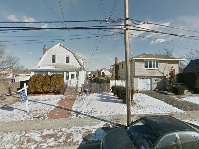 House image located at Brightwaters, NY 11718