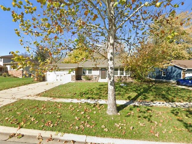 House image located at Elgin, IL 60123