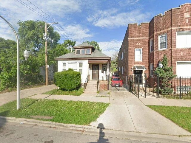 House image located at Chicago, IL 60617