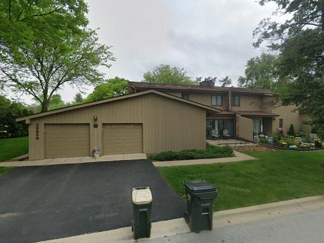 House image located at Warrenville, IL 60555