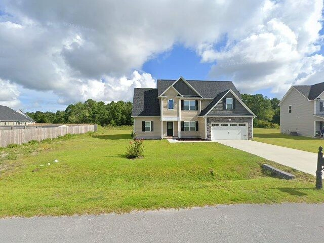 House image located at Hubert, NC 28539