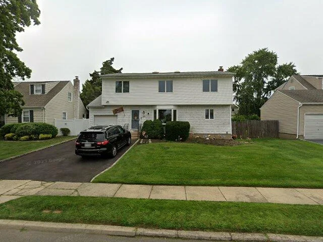 House image located at Farmingdale, NY 11735
