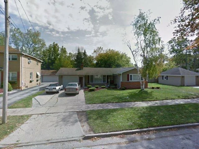 House image located at Saginaw, MI 48602