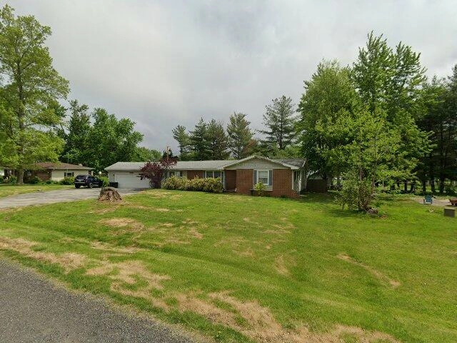 House image located at Taylorville, IL 62568
