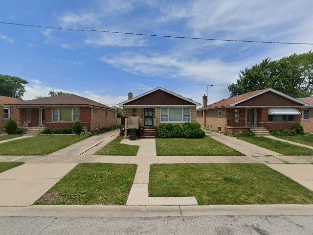 House image located at Dolton, IL 60419