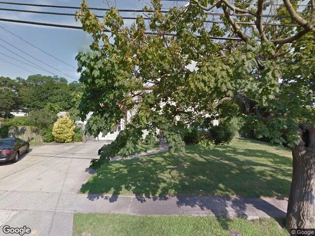 House image located at Islip, NY 11751