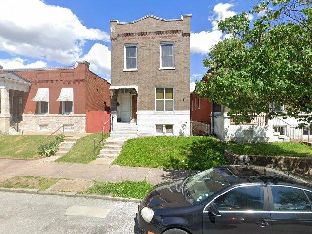 House image located at Saint Louis, MO 63118