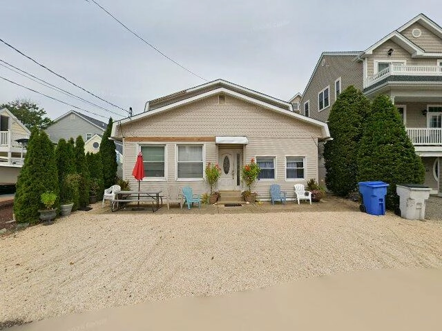 House image located at Fort Lee, NJ 07024